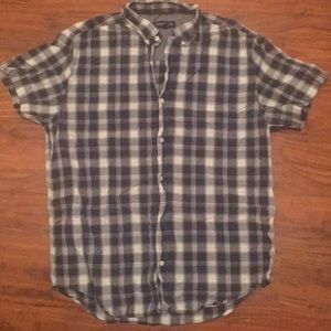 Men’s Aeropostale short sleeve button down Large